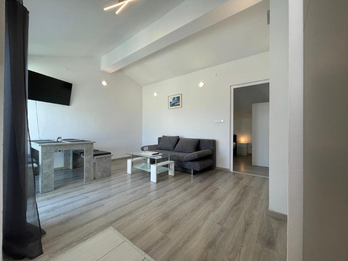 Apartments Villa M&M Bibinje Bagian luar foto