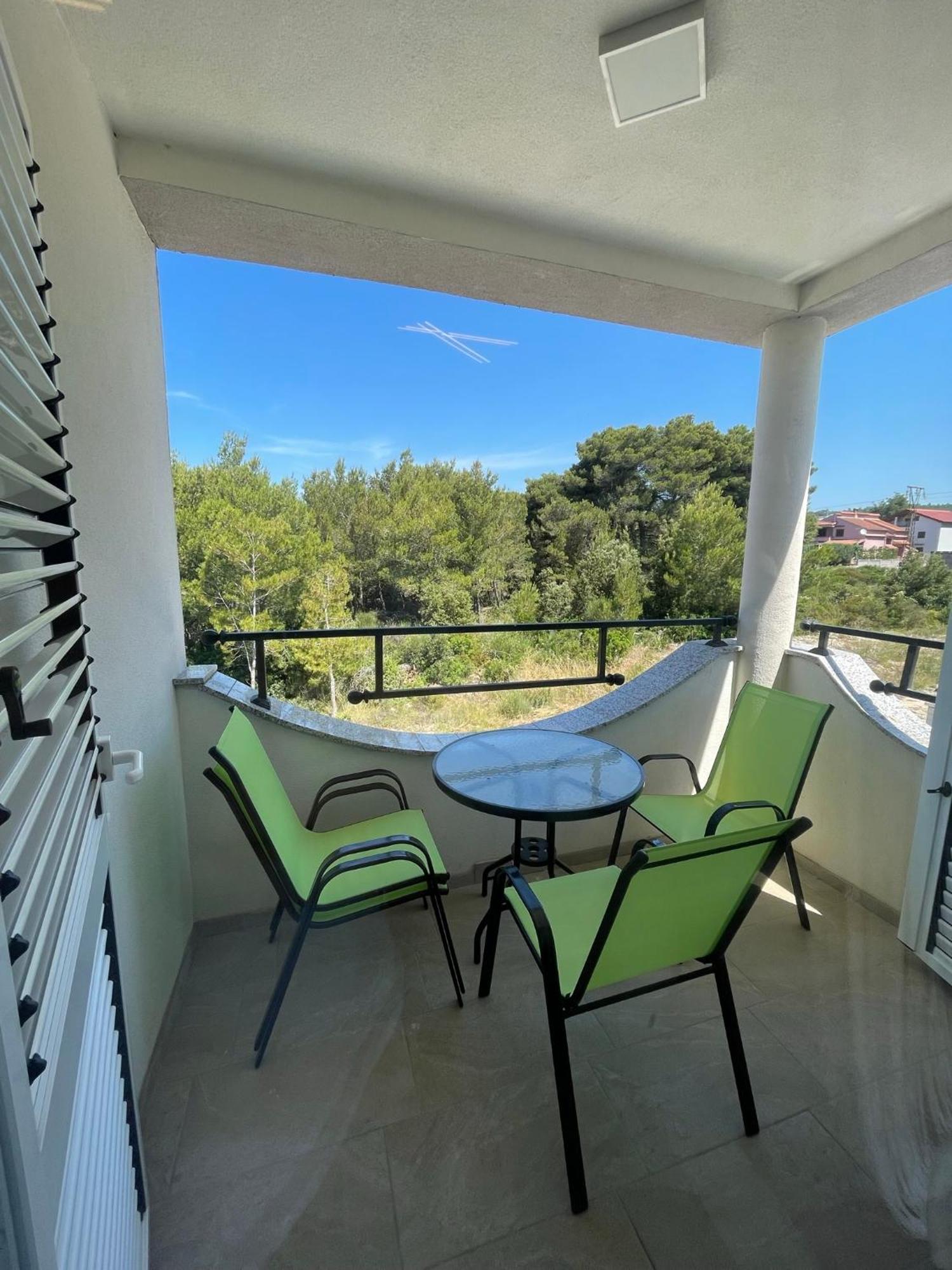 Apartments Villa M&M Bibinje Bagian luar foto