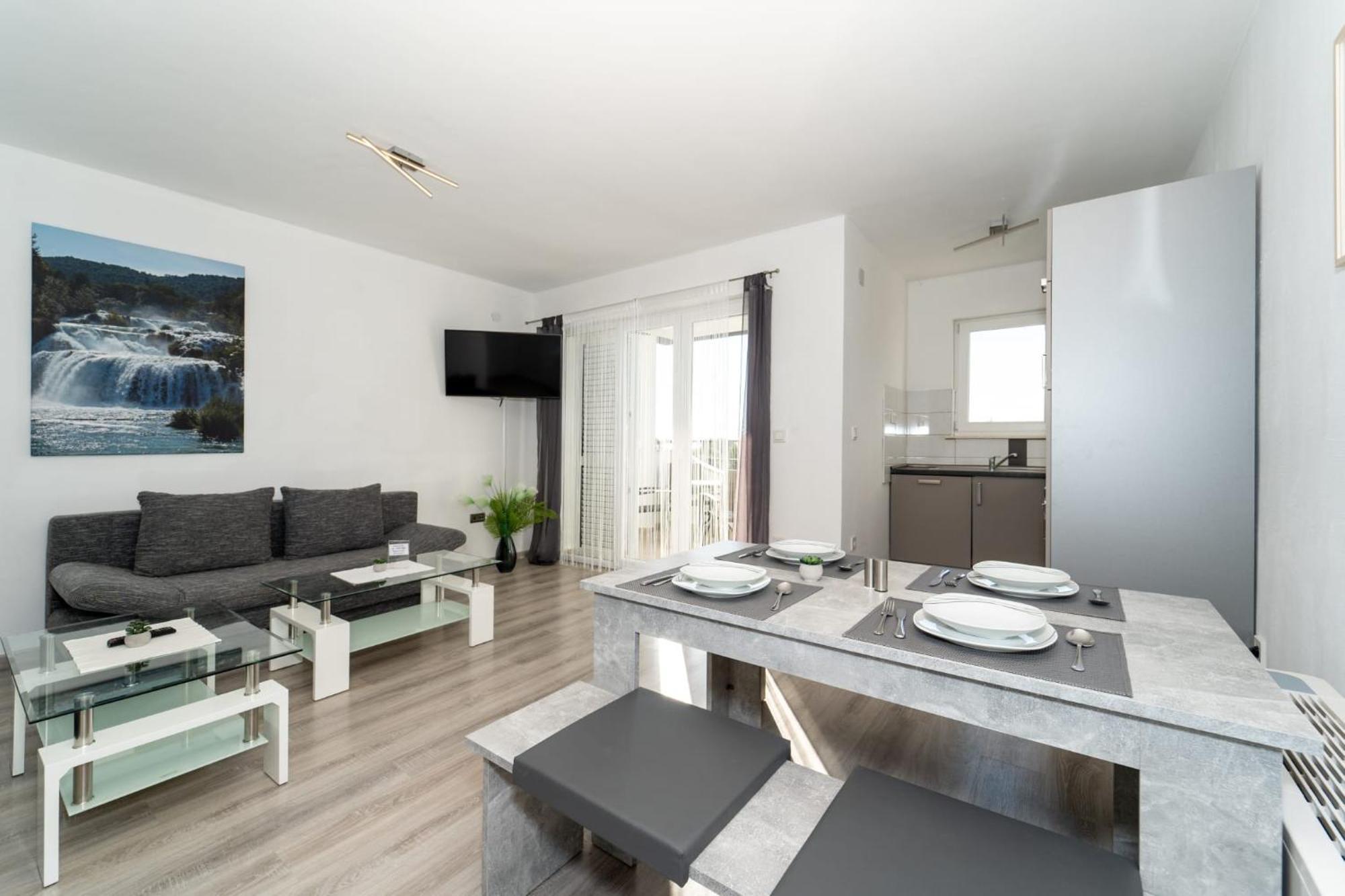 Apartments Villa M&M Bibinje Bagian luar foto