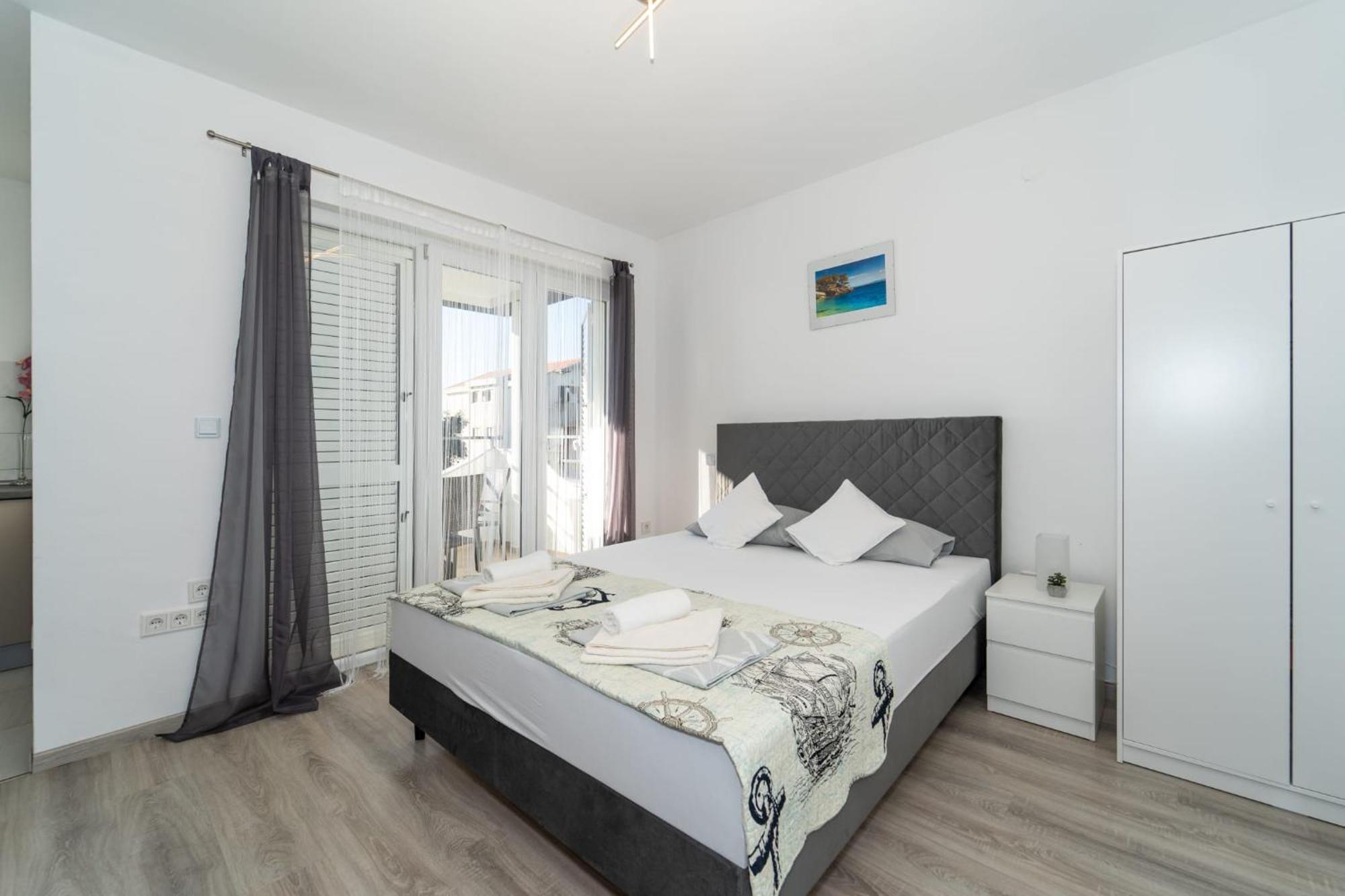 Apartments Villa M&M Bibinje Bagian luar foto